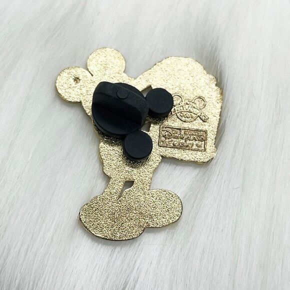 🔮 5/$25 Disney Gold Classic Mickey‎ Mouse Holding Old Camera Pin - Picture 3 of 3